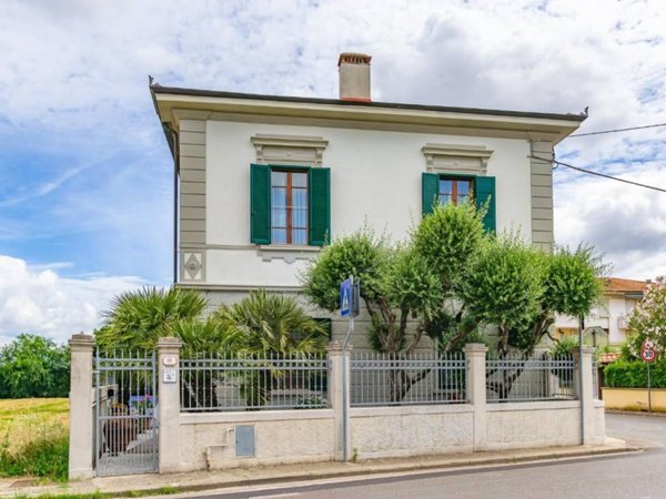 casa indipendente in vendita a Casciana Terme Lari in zona Perignano