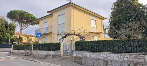 casa indipendente in vendita a Casciana Terme Lari in zona Perignano