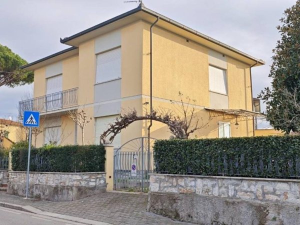 casa indipendente in vendita a Casciana Terme Lari in zona Perignano