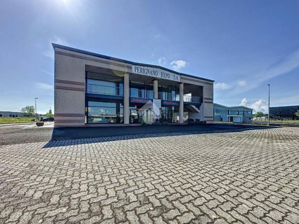 negozio in vendita a Casciana Terme Lari in zona Perignano