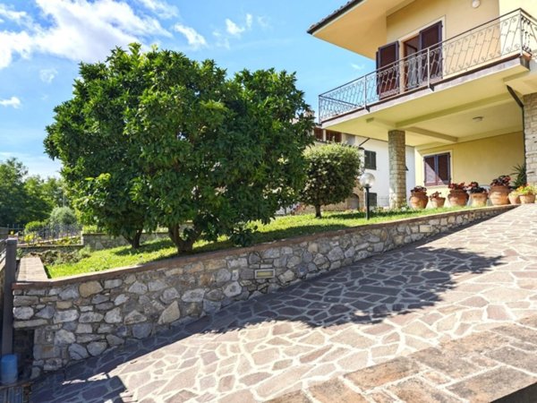 casa indipendente in vendita a Casciana Terme Lari in zona Lari