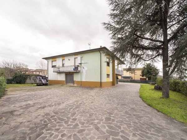 appartamento in vendita a Casciana Terme Lari in zona Perignano