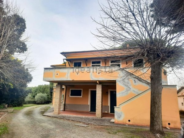 casa indipendente in vendita a Casciana Terme Lari in zona Perignano