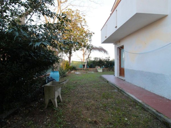 casa indipendente in vendita a Casciana Terme Lari in zona Lari