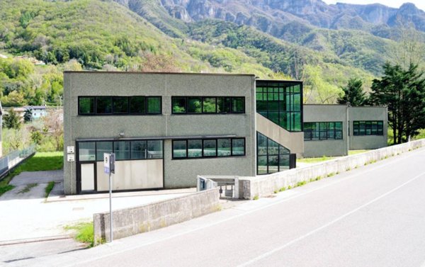 negozio in vendita a Casciana Terme Lari in zona Perignano