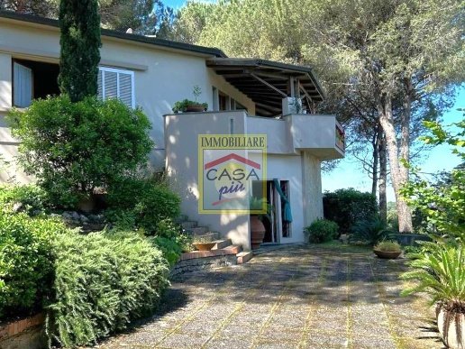 casa indipendente in vendita a Casciana Terme Lari in zona Lari