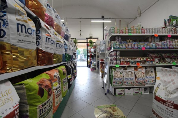 negozio in vendita a Casciana Terme Lari in zona La Capannina