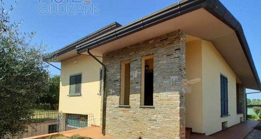 casa indipendente in vendita a Casciana Terme Lari in zona Perignano