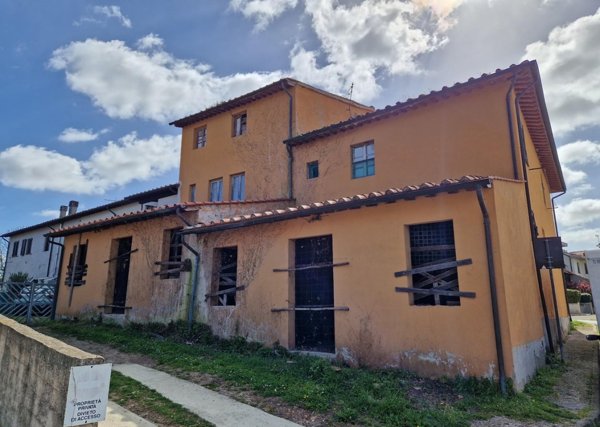 casa semindipendente in vendita a Casciana Terme Lari in zona Perignano