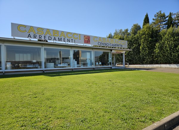 locale commerciale in vendita a Casciana Terme Lari in zona Perignano