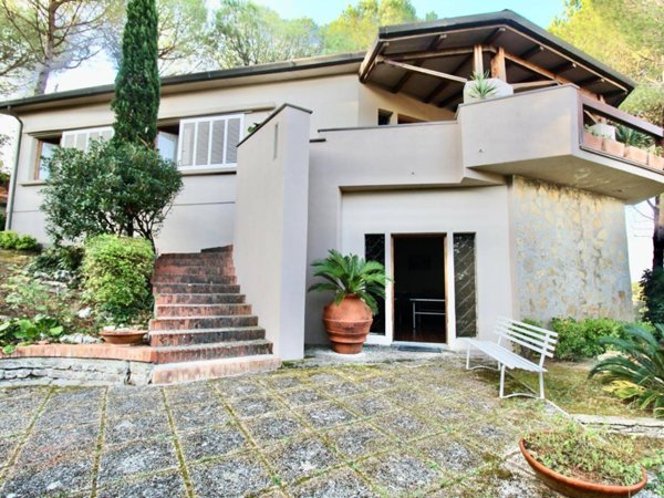 casa indipendente in vendita a Casciana Terme Lari in zona Lari