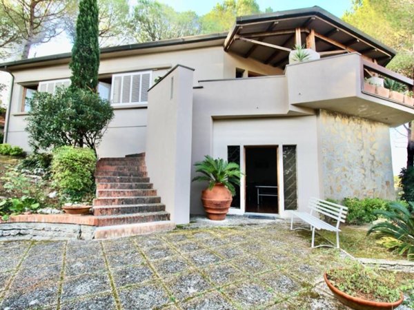 casa indipendente in vendita a Casciana Terme Lari in zona Lari