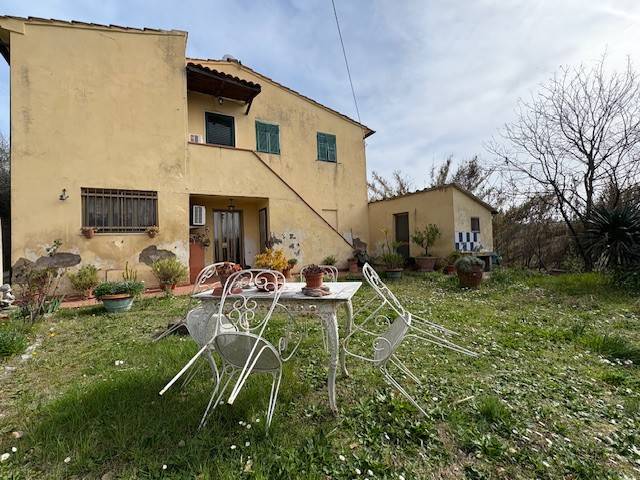 casa indipendente in vendita a Casciana Terme Lari in zona Usigliano