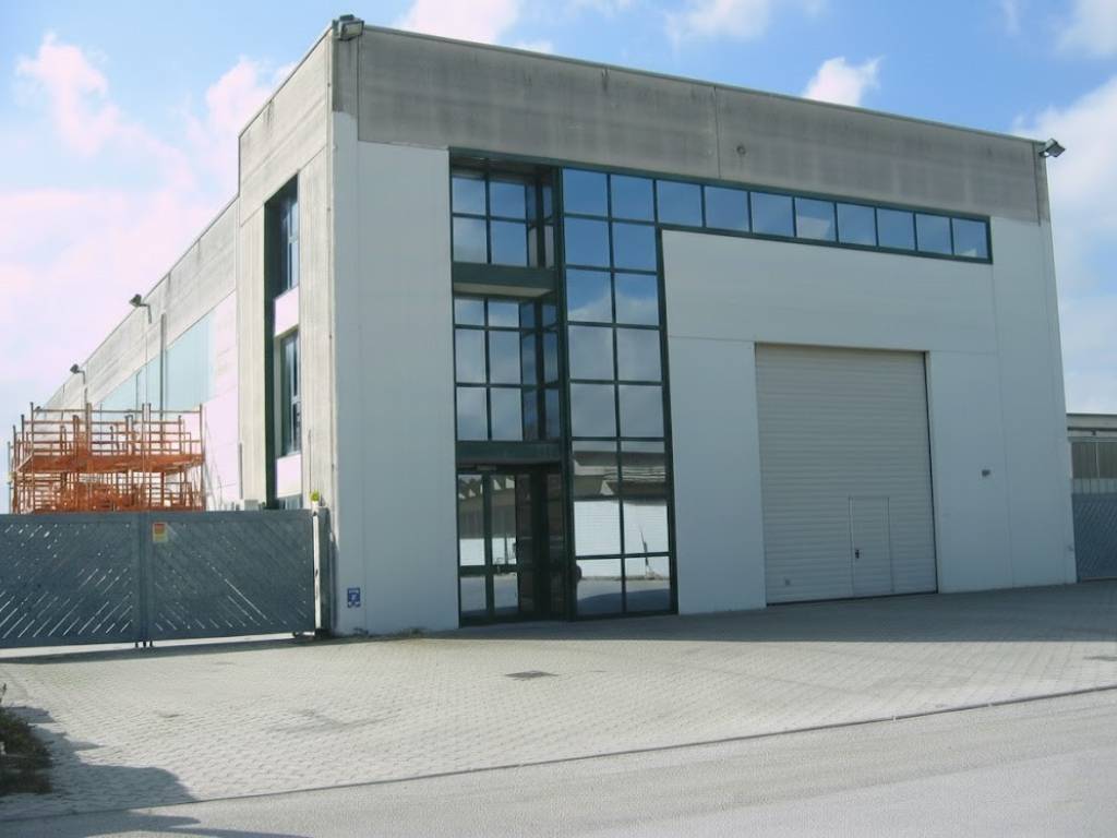 locale di sgombero in vendita a Casciana Terme Lari in zona Perignano