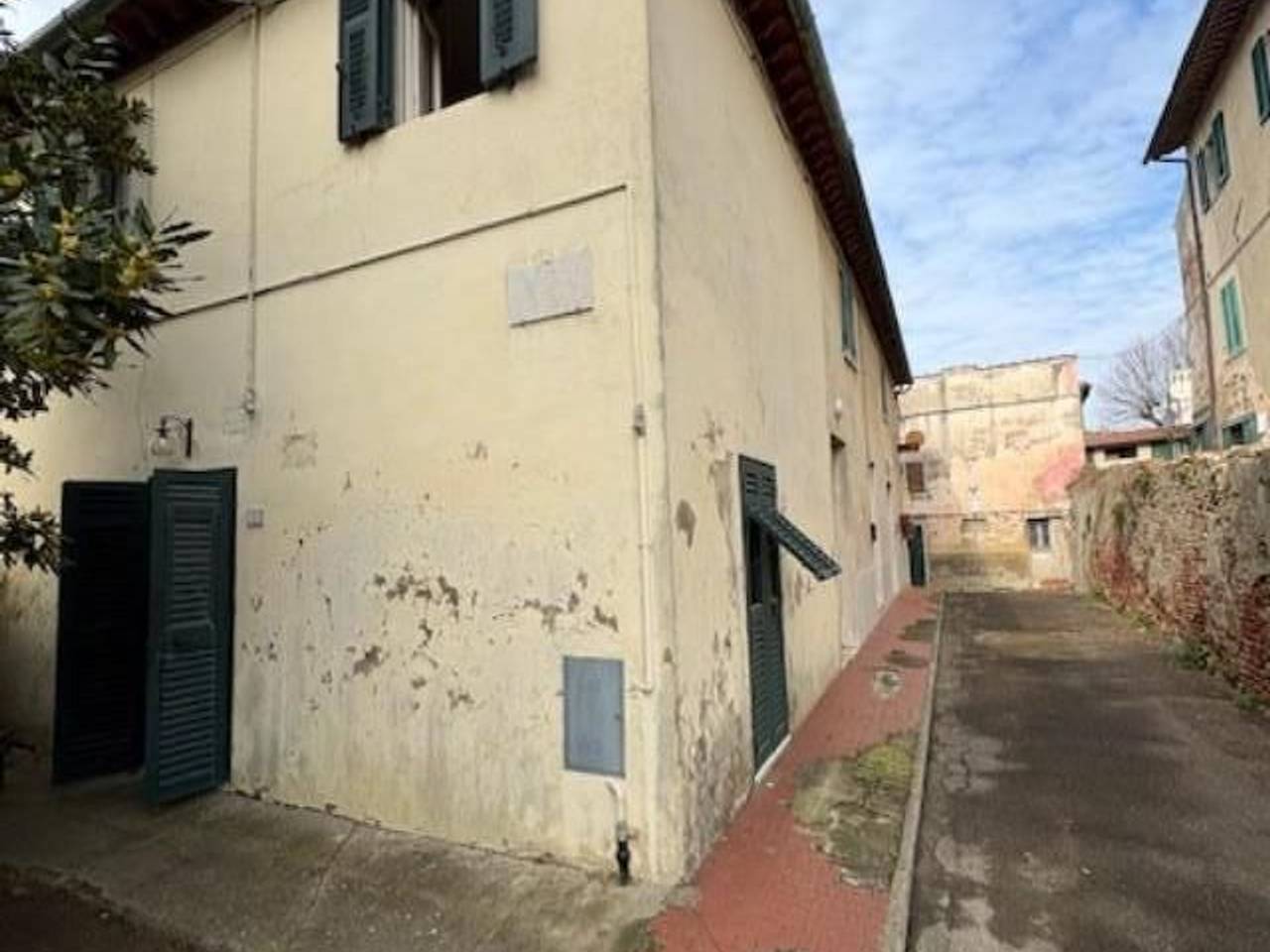 casa indipendente in vendita a Casciana Terme Lari in zona Usigliano