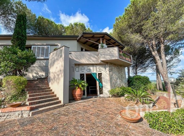 casa indipendente in vendita a Casciana Terme Lari in zona Lari