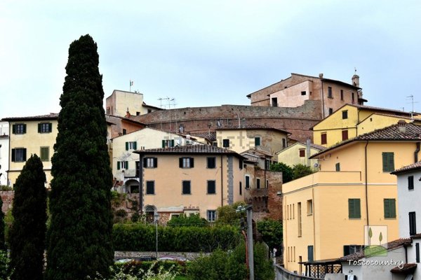 casa indipendente in vendita a Casciana Terme Lari in zona Lari