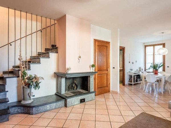 casa indipendente in vendita a Casciana Terme Lari in zona Perignano