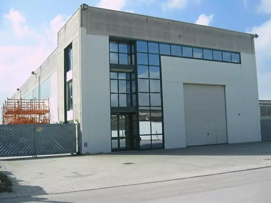 locale di sgombero in vendita a Casciana Terme Lari in zona Perignano