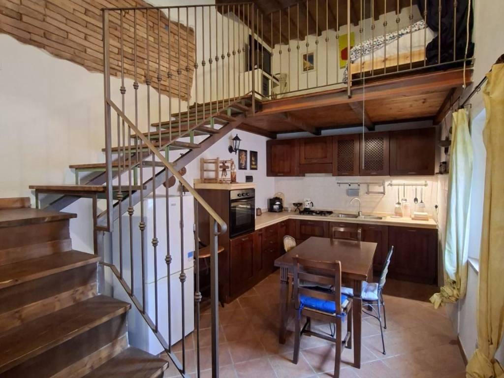casa indipendente in vendita a Casciana Terme Lari in zona Cevoli