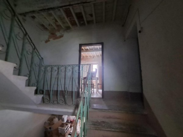 intera palazzina in vendita a Casciana Terme Lari in zona Lari