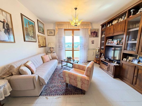 appartamento in vendita a Casciana Terme Lari in zona Perignano