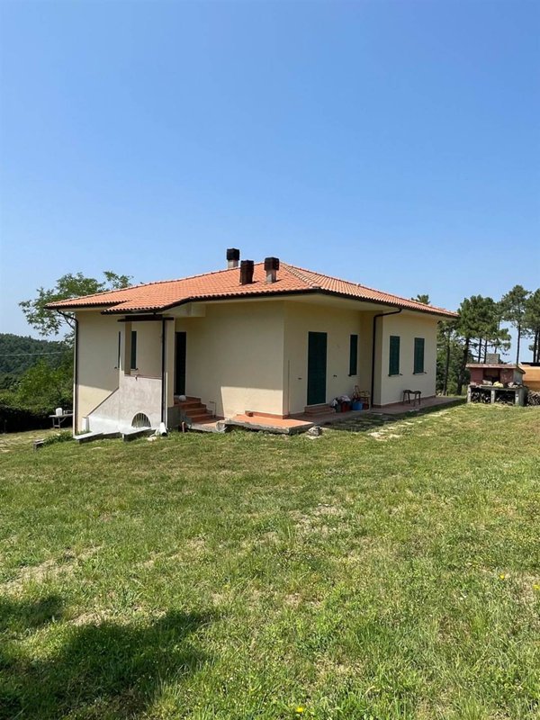 casa indipendente in vendita a Casciana Terme Lari in zona Collemontanino