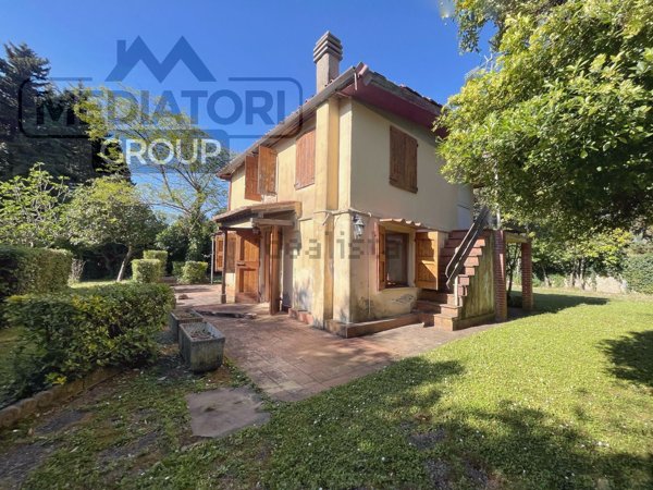 casa indipendente in vendita a Casciana Terme Lari in zona Parlascio