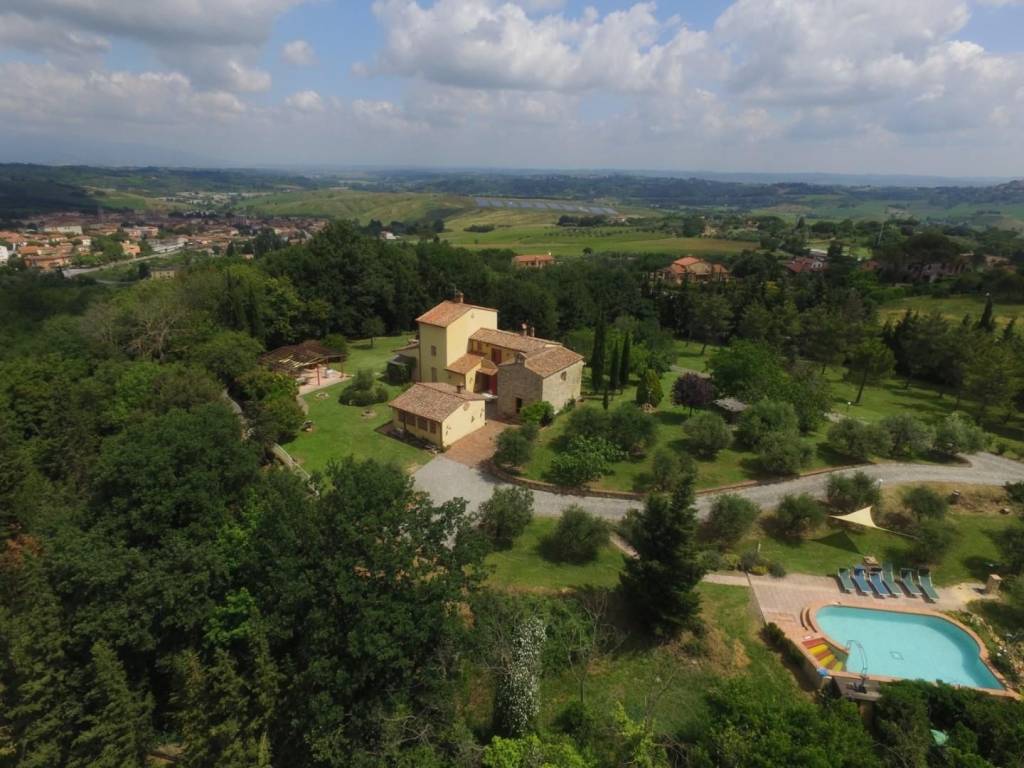 casa indipendente in vendita a Casciana Terme Lari in zona Collemontanino