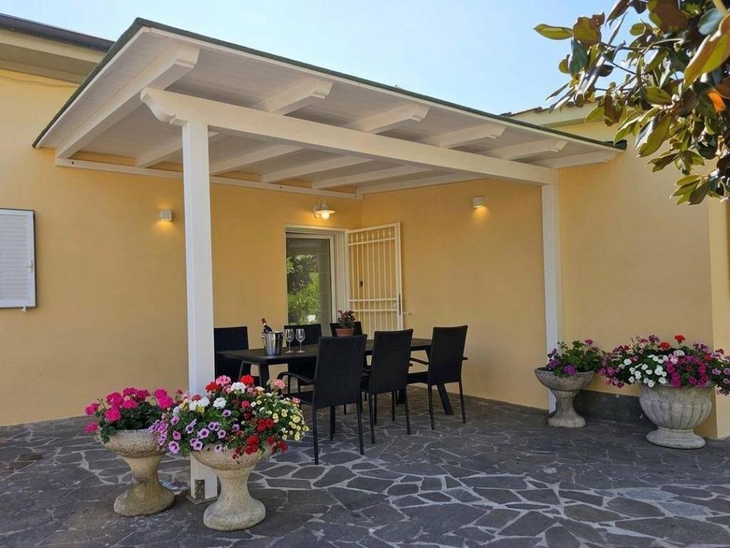 casa indipendente in vendita a Casciana Terme Lari in zona Quattro Strade