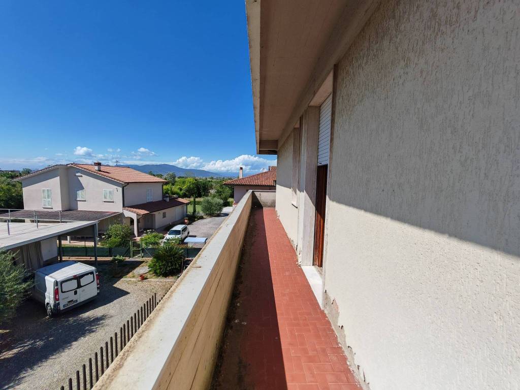 appartamento in vendita a Casciana Terme Lari in zona Perignano