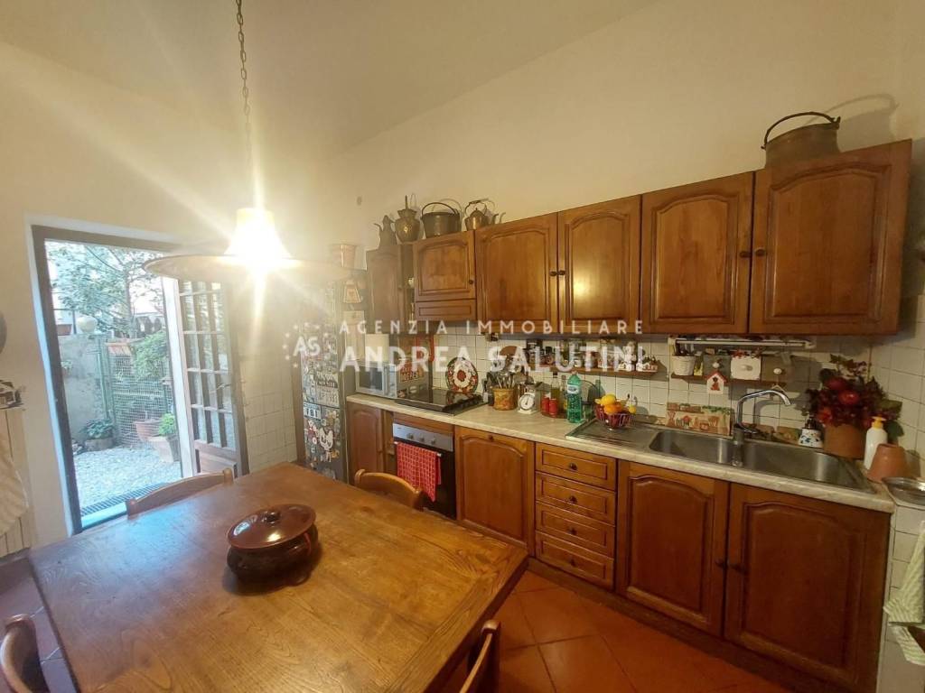 casa indipendente in vendita a Casciana Terme Lari in zona Parlascio