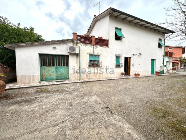 casa indipendente in vendita a Casciana Terme Lari in zona Perignano
