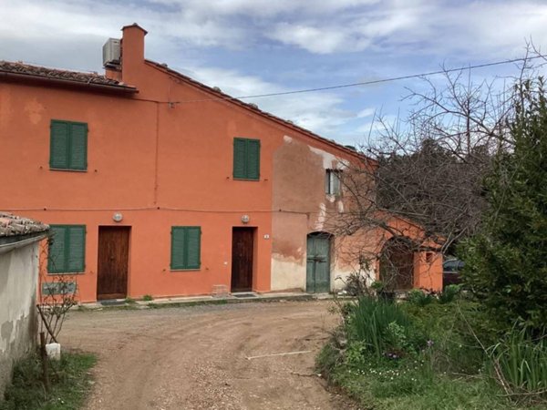 casa indipendente in vendita a Casciana Terme Lari in zona Lari