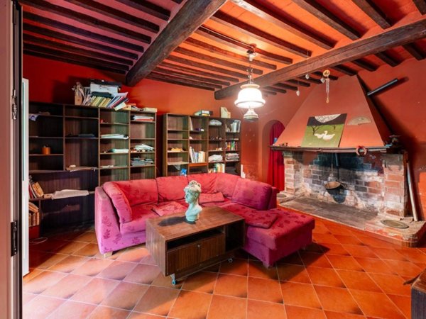 casa indipendente in vendita a Casciana Terme Lari in zona Lari