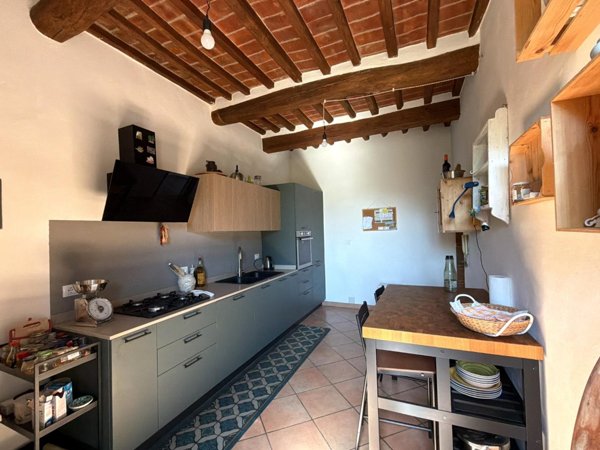 casa indipendente in vendita a Casciana Terme Lari in zona Lari