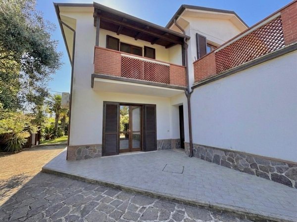 casa indipendente in vendita a Casciana Terme Lari in zona Cevoli