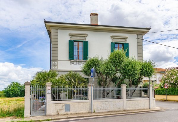 casa indipendente in vendita a Casciana Terme Lari in zona Perignano
