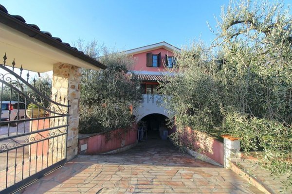 casa indipendente in vendita a Casciana Terme Lari in zona Lari