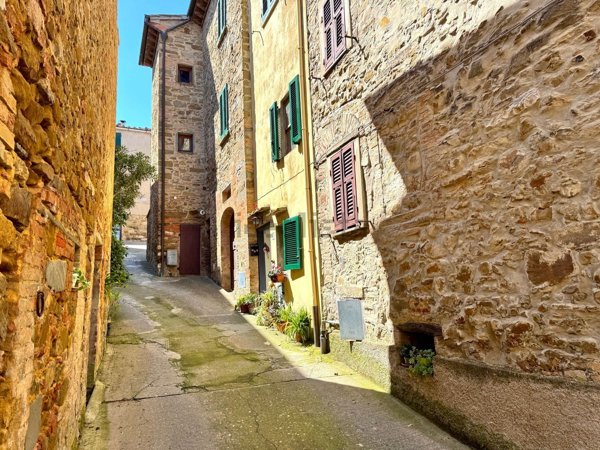 casa indipendente in vendita a Casciana Terme Lari in zona Casciana Terme