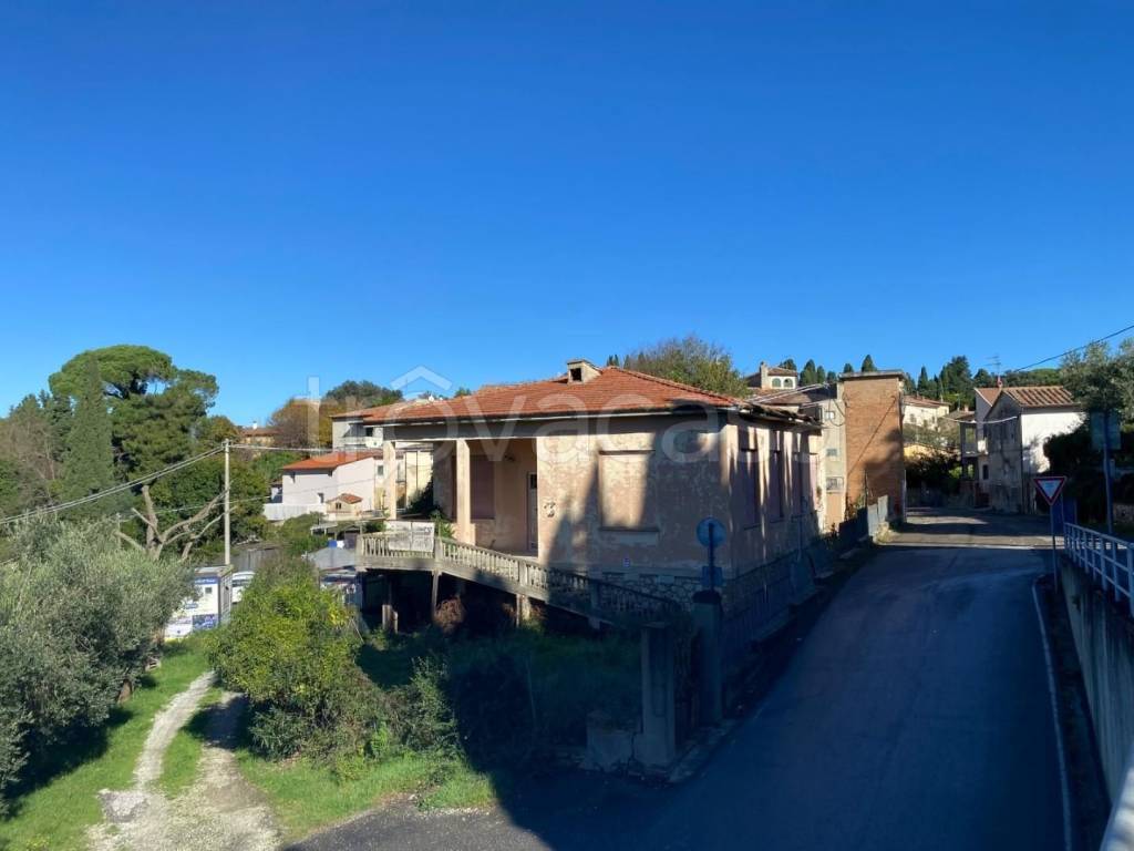 casa indipendente in vendita a Casciana Terme Lari in zona Usigliano