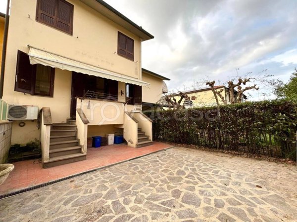 casa indipendente in vendita a Casciana Terme Lari in zona Quattro Strade