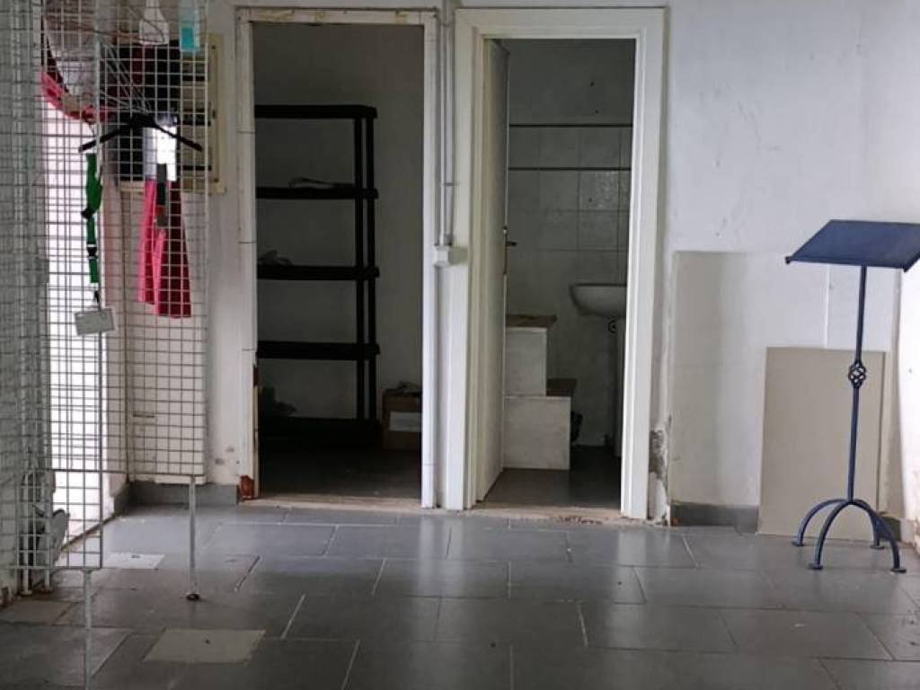 negozio in vendita a Casciana Terme Lari in zona Perignano