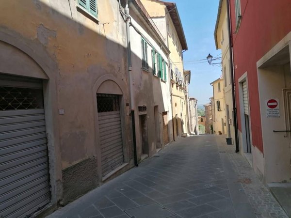 intera palazzina in vendita a Casciana Terme Lari in zona Casciana Alta