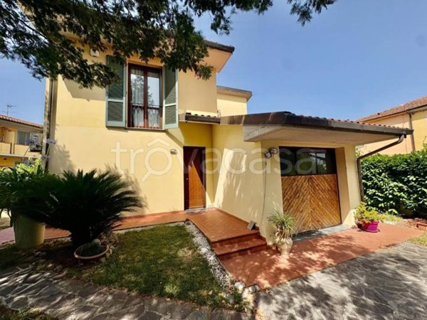 casa indipendente in vendita a Casciana Terme Lari in zona Quattro Strade