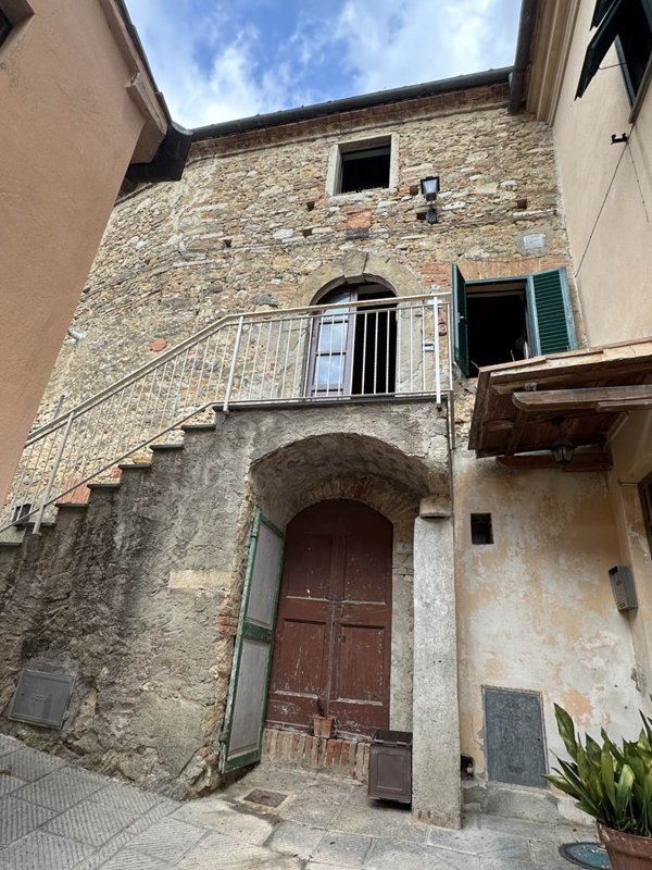 appartamento in vendita a Casciana Terme Lari in zona Casciana Alta