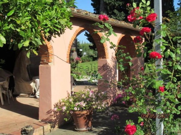 esavano in vendita a Casciana Terme Lari in zona Casciana Alta