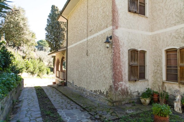 casa indipendente in vendita a Casciana Terme Lari in zona Lari