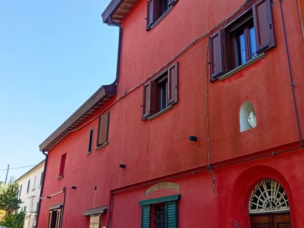 casa indipendente in vendita a Casciana Terme Lari in zona Boschi