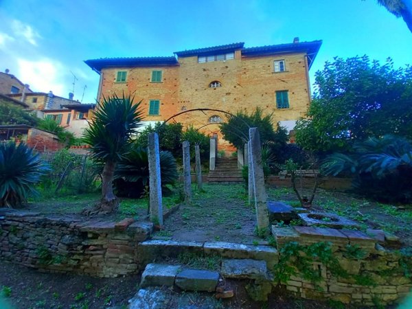 casa indipendente in vendita a Casciana Terme Lari in zona Casciana Alta